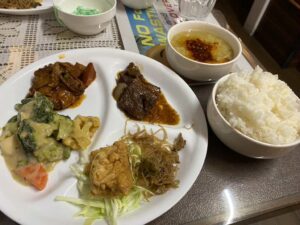 東京・赤羽のフィリピン料理・レストラン　ネネスキッチン 　全部盛り2