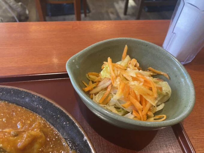 東京・下北沢のフィリピン料理・レストラン　かまいキッチン　サラダ1
