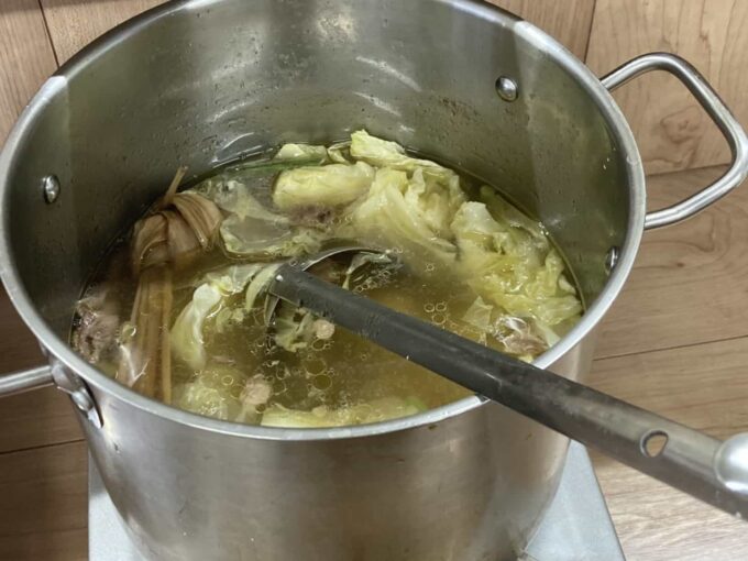 東京・亀有のフィリピン料理・レストラン　Salo Salo　食べ放題　スープ